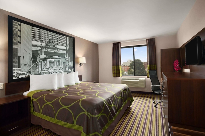 Imagen de la habitación del Motel Super 8 Bronx. Foto 14