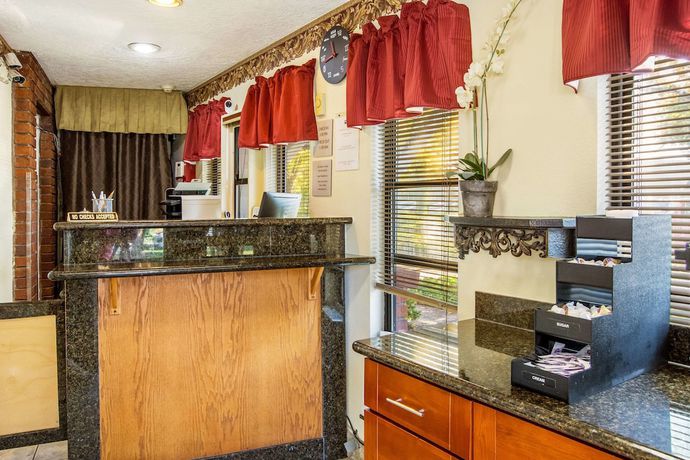 Imagen de los interiores del Motel Super 8 By Wyndham Vancouver East. Foto 19