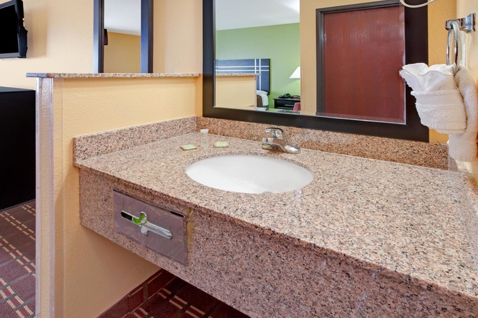 Imagen de la habitación del Motel Super 8 - Houston/I-10/Federal Road. Foto 7