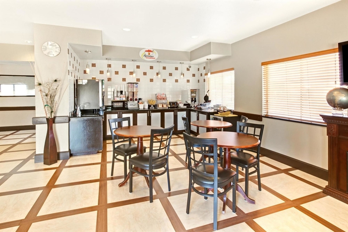 Imagen del bar/restaurante del Motel Super 8 - Houston/I-10/Federal Road. Foto 5