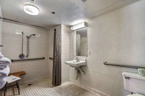 Imagen de la habitación del Motel Super 8 by Wyndham Livermore. Foto 6
