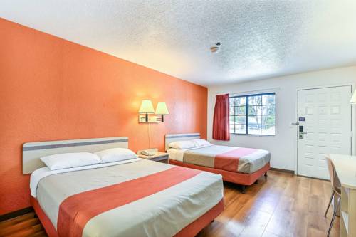 Imagen de la habitación del Motel Super 8 by Wyndham Livermore. Foto 10