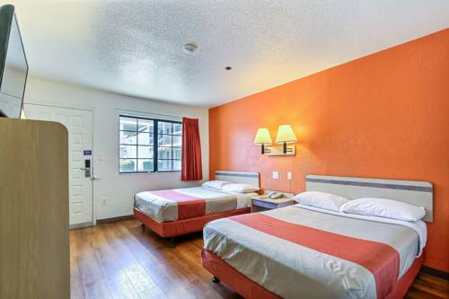 Imagen de la habitación del Motel Super 8 by Wyndham Livermore. Foto 12