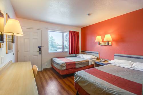 Imagen de la habitación del Motel Super 8 by Wyndham Tracy. Foto 2