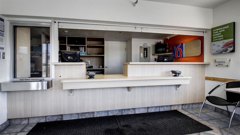 Imagen de los interiores del Motel Super 8 by Wyndham Woods Cross/Salt Lake City North. Foto 18