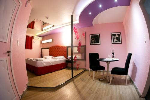 Imagen de la habitación del Motel Supreme, Palho&ccedil;a. Foto 7