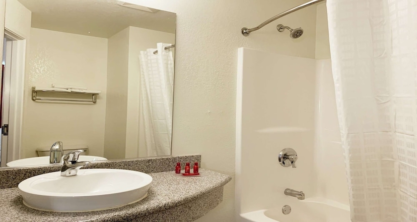 Imagen de la habitación del Motel Surestay Plus Hotel By Best Western Niagara Falls East. Foto 7