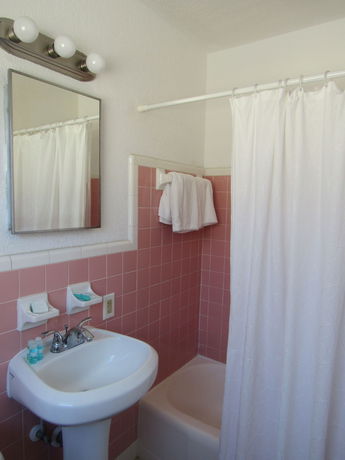 Imagen de los interiores del Motel Surf N Sand. Foto 10