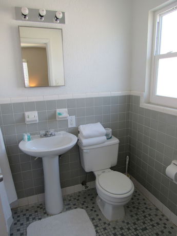 Imagen de los interiores del Motel Surf N Sand. Foto 11