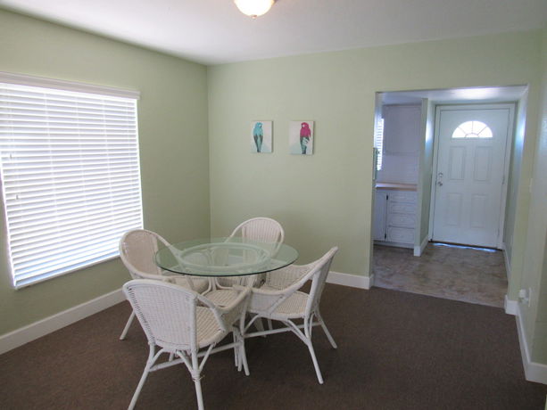 Imagen de la piscina del Motel Surf N Sand. Foto 16