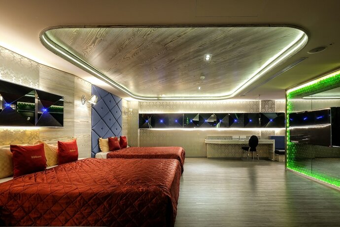 Imagen de la habitación del Motel Surreal. Foto 11