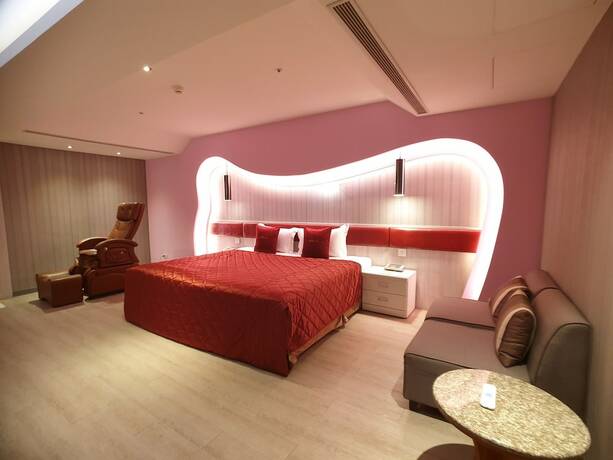 Imagen de la habitación del Motel Surreal. Foto 14