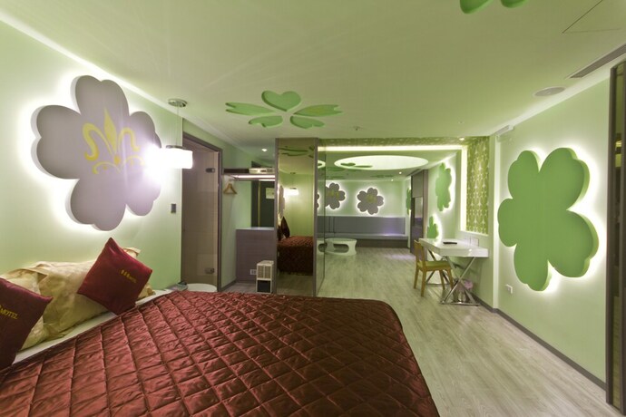 Imagen de la habitación del Motel Surreal. Foto 31