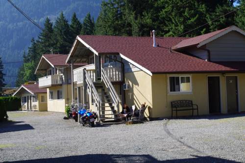 Imagen de la habitación del Motel Swiss Chalets. Foto 9