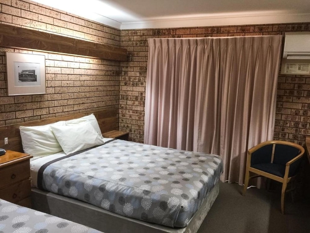 Imagen de la habitación del Motel Ten Dollar Town. Foto 11