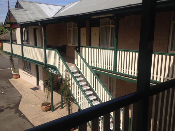 Imagen de los exteriores del Motel The 3 Explorers. Foto 10