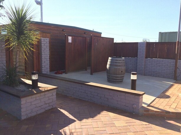 Imagen general del Motel The Commercial Hotel. Foto 8