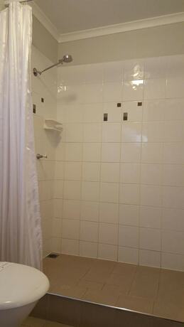 Imagen general del Motel The Commercial Hotel. Foto 11