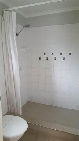 Imagen general del Motel The Commercial Hotel. Foto 12