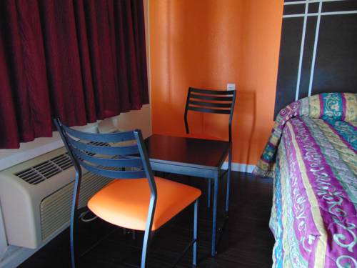 Imagen de la habitación del Motel The Heart Of Texas. Foto 8