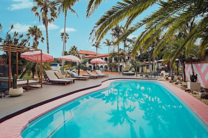 Imagen de la piscina del Motel The Med. Foto 30