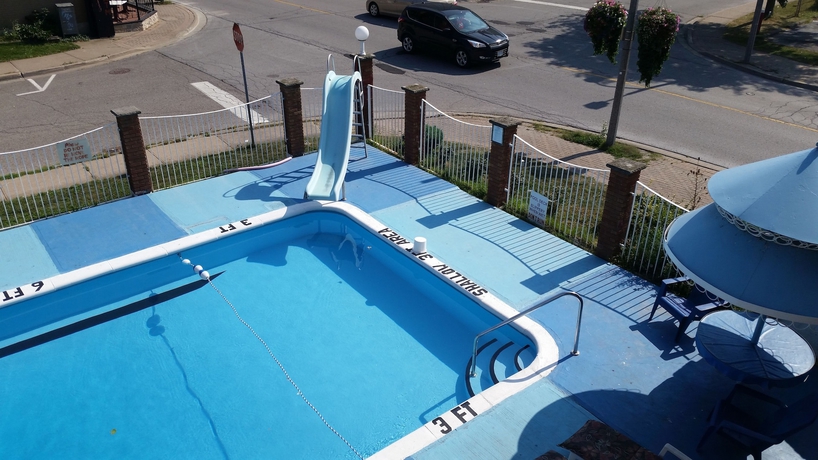 Imagen de la piscina del Motel The Olympia. Foto 19