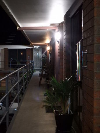 Imagen de los exteriores del Motel The Palms Dubbo. Foto 14