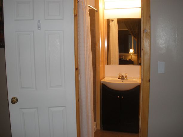 Imagen general del Motel The Piccadilly, Radium Hot Springs. Foto 1
