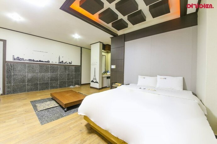 Imagen de la habitación del Motel Theme. Foto 4