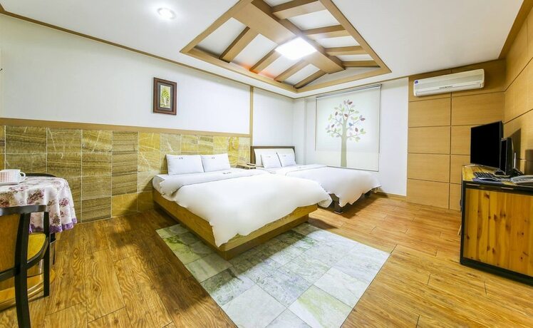 Imagen de la habitación del Motel Theme. Foto 10