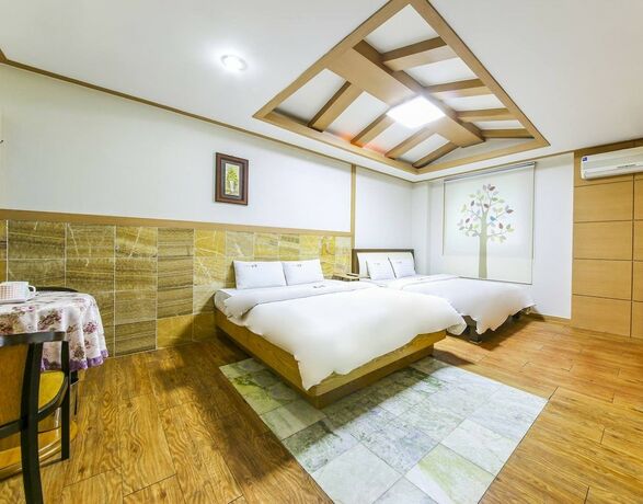 Imagen de la habitación del Motel Theme. Foto 11