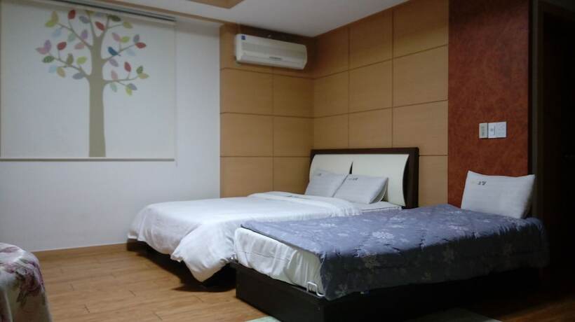 Imagen de la habitación del Motel Theme. Foto 16