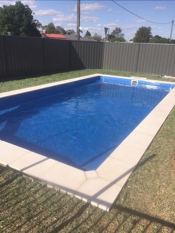 Imagen de la piscina del Motel Thomas Lodge. Foto 8