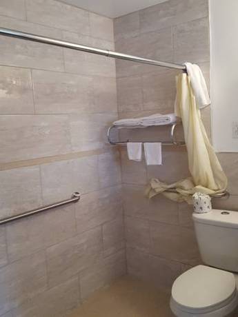 Imagen de la habitación del Motel Three Oaks. Foto 6