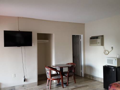 Imagen de la habitación del Motel Three Oaks. Foto 7