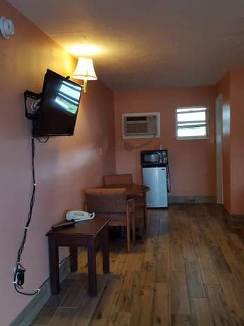 Imagen de la habitación del Motel Three Oaks. Foto 13