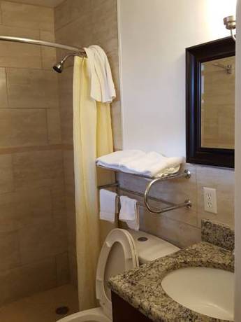 Imagen de la habitación del Motel Three Oaks. Foto 15