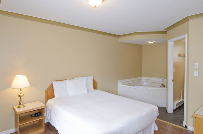 Imagen de la habitación del Motel Tiki Shores Inn & Suites. Foto 10