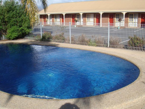 Imagen de la piscina del Motel Top of the Town Benalla. Foto 7