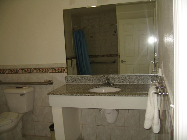 Imagen de la habitación del Motel Tower Long Beach. Foto 14