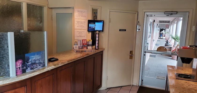 Imagen de los interiores del Motel Townhouse, San Francisco. Foto 16