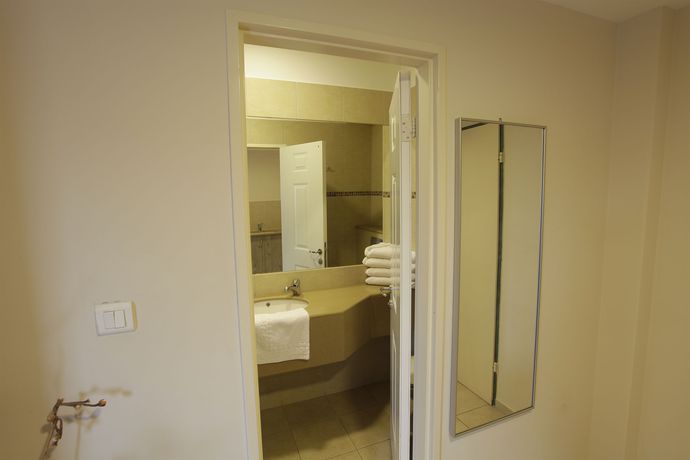 Imagen de los interiores del Motel Tsabar. Foto 16