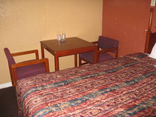 Imagen de la habitación del Motel Two Palms. Foto 14
