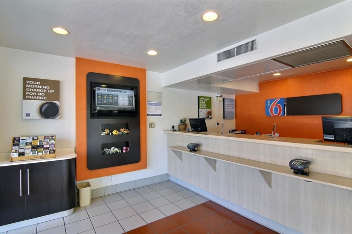Imagen de los interiores del Motel Vagabond Inn Santa Barbara - Carpinteria South. Foto 15