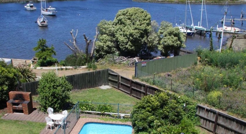 Imagen de la piscina del Motel Waterfront Lodge. Foto 15