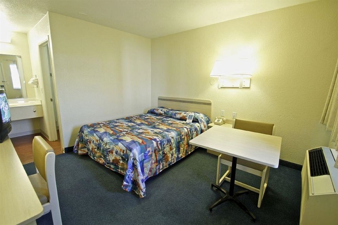Imagen de la habitación del Motel West Ashley Inn. Foto 4