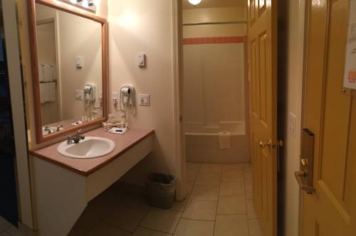 Imagen de la habitación del Motel Western Budget Whitecourt 3. Foto 14