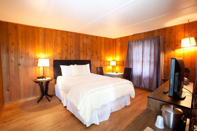 Imagen de la habitación del Motel Whispering Winds, Auburn. Foto 5