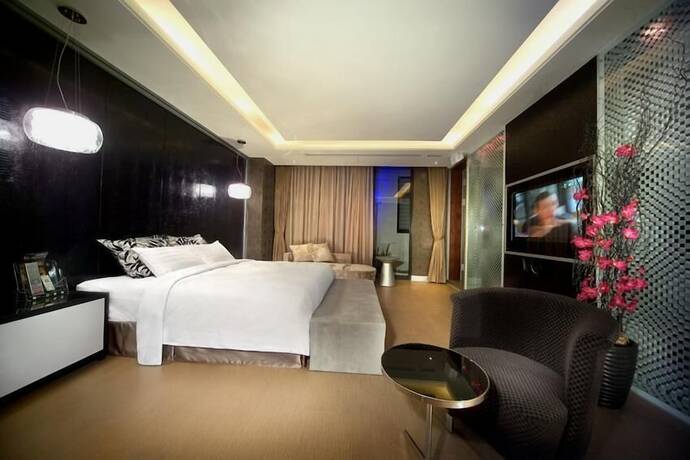 Imagen de la habitación del Motel Yenjim. Foto 17