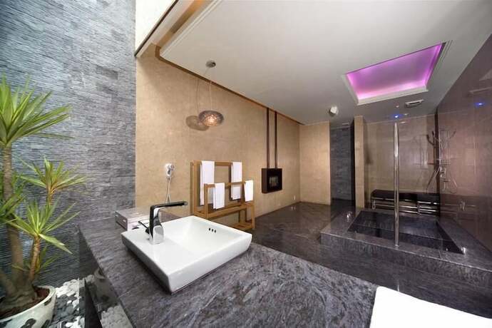 Imagen de la habitación del Motel Yenjim. Foto 26